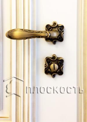 Установка крашеных межкомнатных дверей из МДФ от московской фабрики ГАРАНТ в Кудрово СПб
