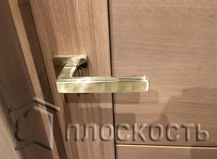 Установка дверных ручек на межкомнатные двери из дуба