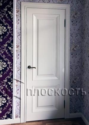Установка крашеных межкомнатных дверей из массива сосны Бельские Двери в Усть-Славянке СПб