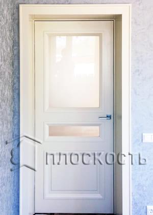 Установка крашеных межкомнатных дверей из массива сосны от фабрики ГАРАНТ в Выборгском районе СПб