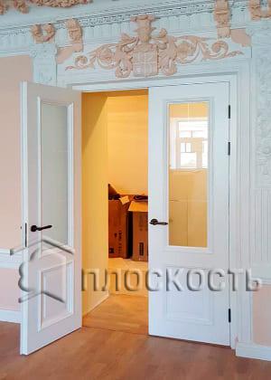 Установка крашеных межкомнатных дверей из МДФ от производителя ГАРАНТ в Санкт-Петербурге