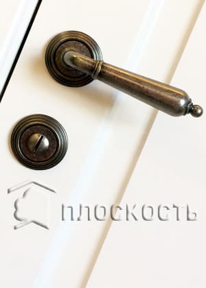 Монтаж межкомнатных дверей из массива дуба с фрамугами выполненных в районе Купчино Санкт-Петербург