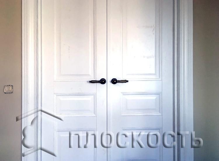 Установка старинных межкомнатных ручек на двойную распашную деревянную дверь Профиль Дорс в СПб Леруа.