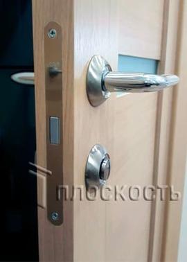 Врезка фрезером и установка магнитного замка AGB в двери фабрики Волховец